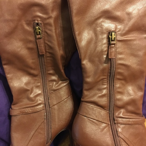 Size 7 Knee High Brown Boots - Picture 2 of 7